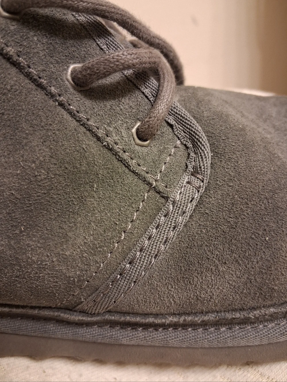 Mens UGG gray Suede Winter Boots with Sherpa Lining Sheepskin Size 6, Fit for 5